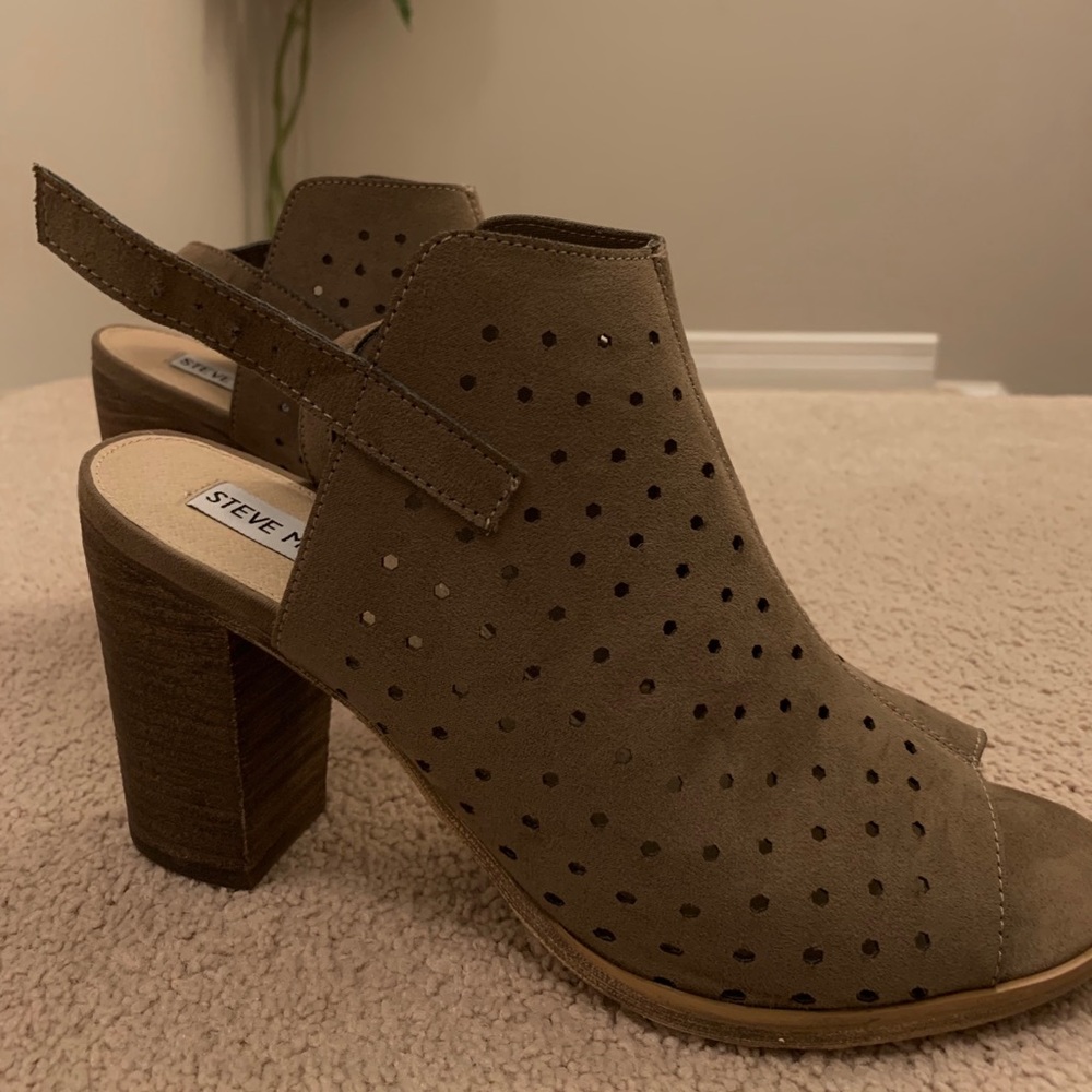 Steve Madden Suede Block Heel Sandal